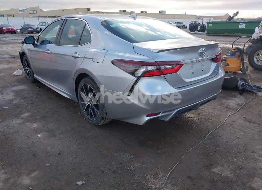 Photo 3 of 2022 Toyota Camry SE (VIN 4T1G11AK9NU640835)