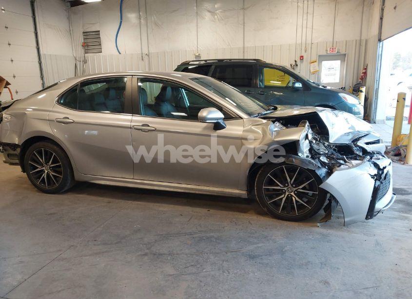 Photo 14 of 2022 Toyota Camry SE (VIN 4T1G11AK9NU686231)