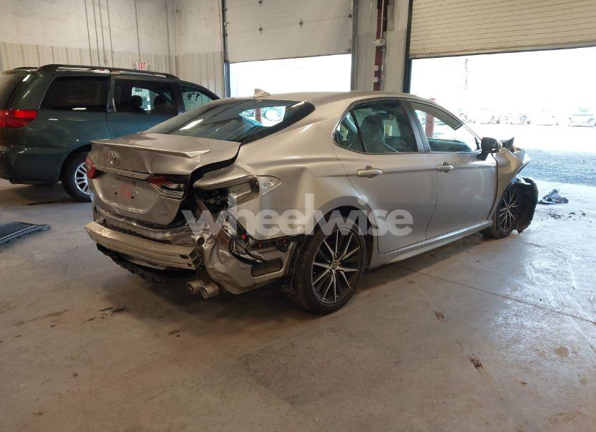 Photo 4 of 2022 Toyota Camry SE (VIN 4T1G11AK9NU686231)