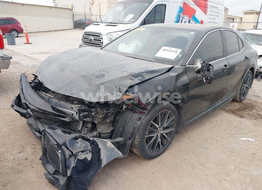 Photo 2 of 2022 Toyota Camry SE (VIN 4T1G11AK9NU716053)