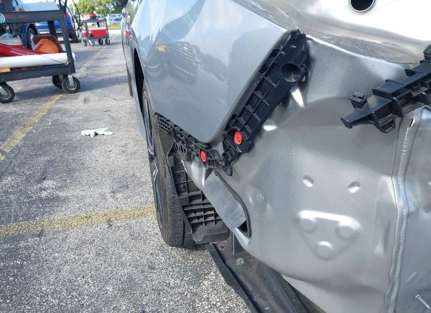 Photo 18 of 2022 Toyota Camry SE (VIN 4T1G11AK9NU717526)