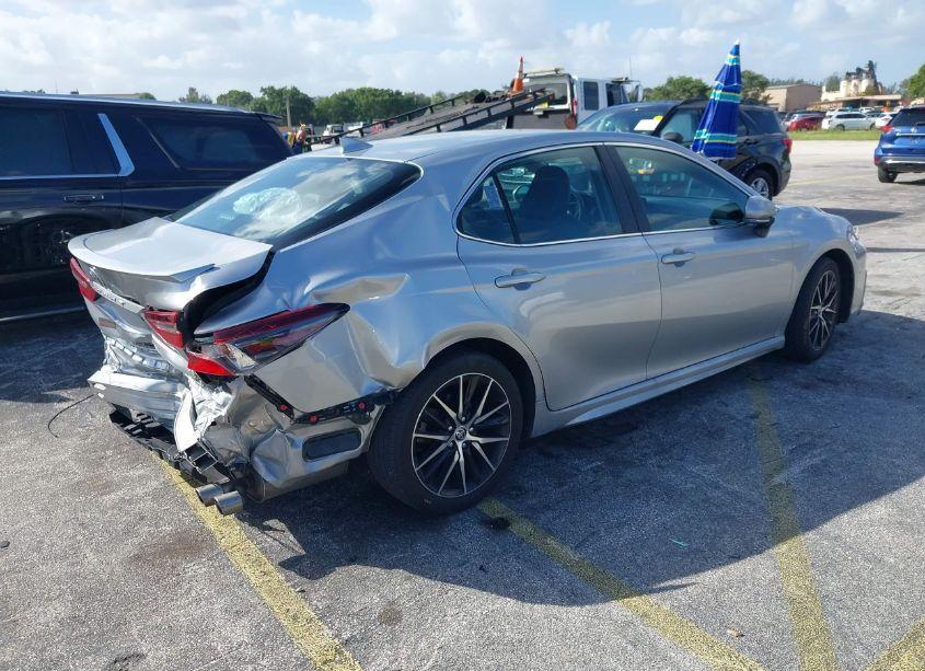 Photo 4 of 2022 Toyota Camry SE (VIN 4T1G11AK9NU717526)