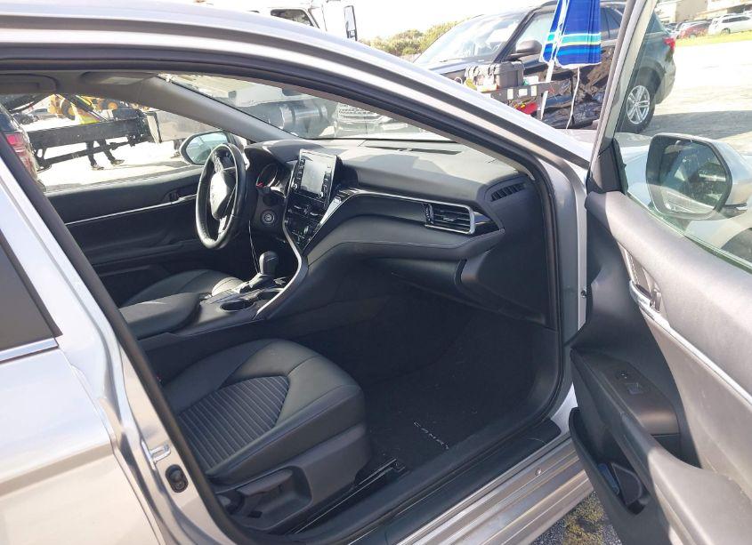Photo 5 of 2022 Toyota Camry SE (VIN 4T1G11AK9NU717526)