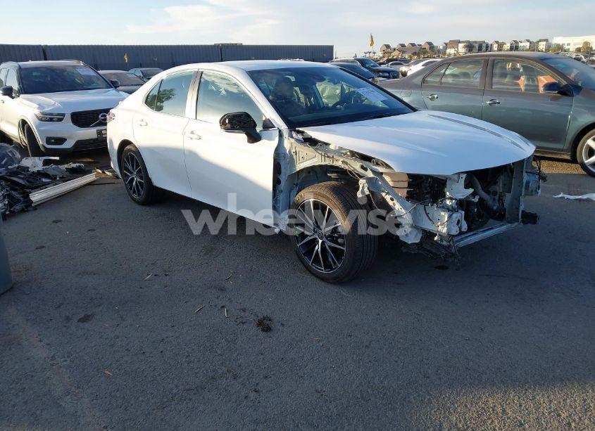2023 Toyota Camry SE (VIN 4T1G11AK9PU083489) main photo