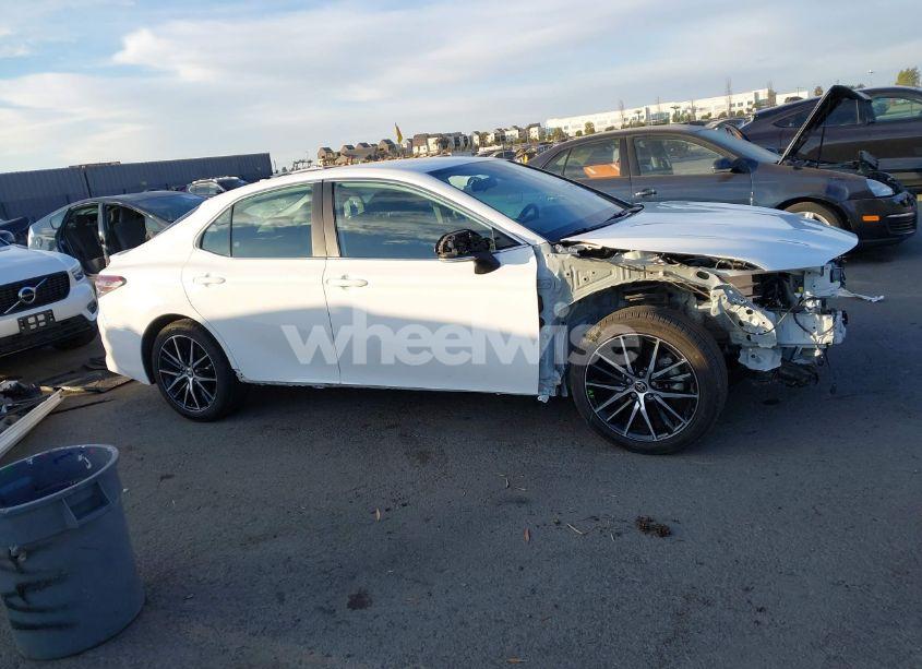 Photo 14 of 2023 Toyota Camry SE (VIN 4T1G11AK9PU083489)