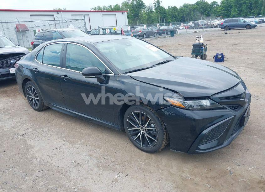 2023 Toyota Camry SE (VIN 4T1G11AK9PU838642) main photo