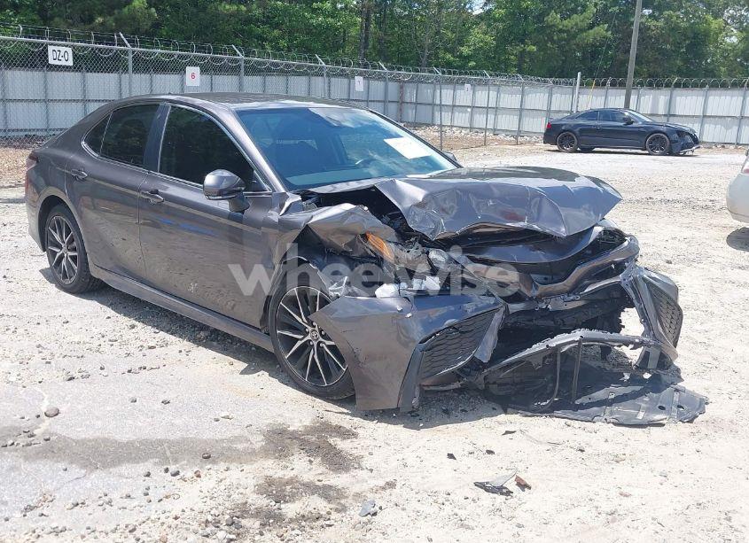 2024 Toyota Camry SE (VIN 4T1G11AK9RU849904) main photo