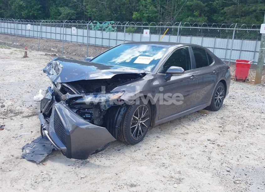 Photo 2 of 2024 Toyota Camry SE (VIN 4T1G11AK9RU849904)