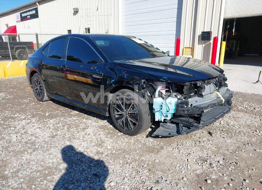 2024 Toyota Camry SE (VIN 4T1G11AK9RU887536) main photo