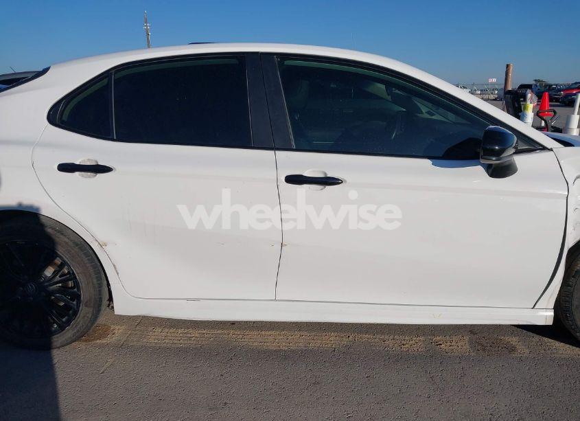 Photo 14 of 2020 Toyota Camry SE NIGHTSHADE EDITION (VIN 4T1G11AKXLU303586)