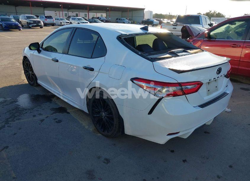 Photo 3 of 2020 Toyota Camry SE NIGHTSHADE EDITION (VIN 4T1G11AKXLU303586)