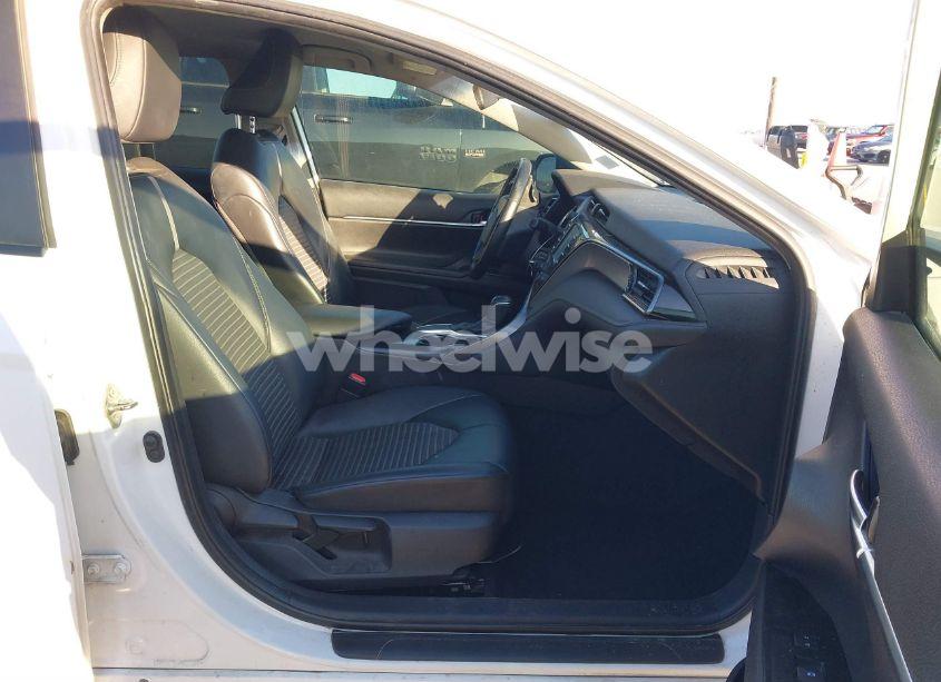 Photo 5 of 2020 Toyota Camry SE NIGHTSHADE EDITION (VIN 4T1G11AKXLU303586)