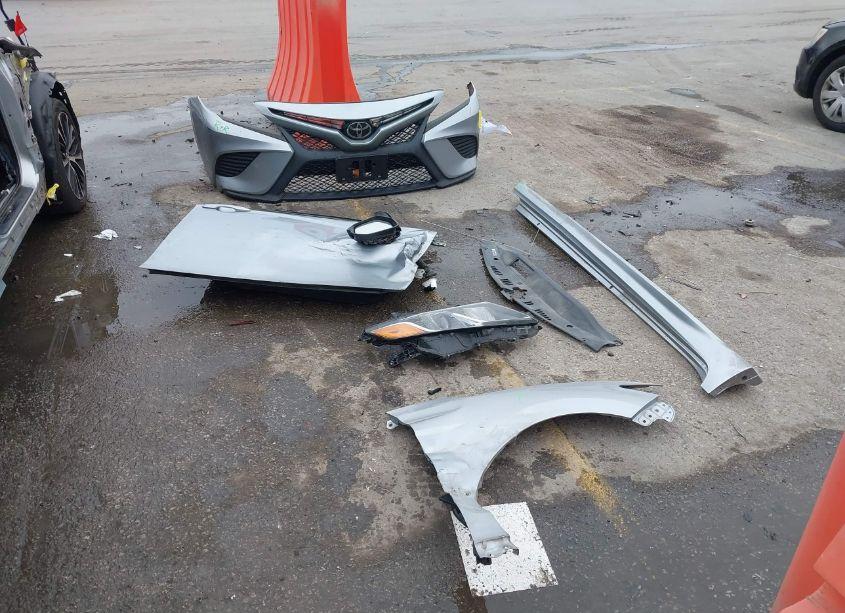 Photo 12 of 2020 Toyota Camry SE (VIN 4T1G11AKXLU306701)