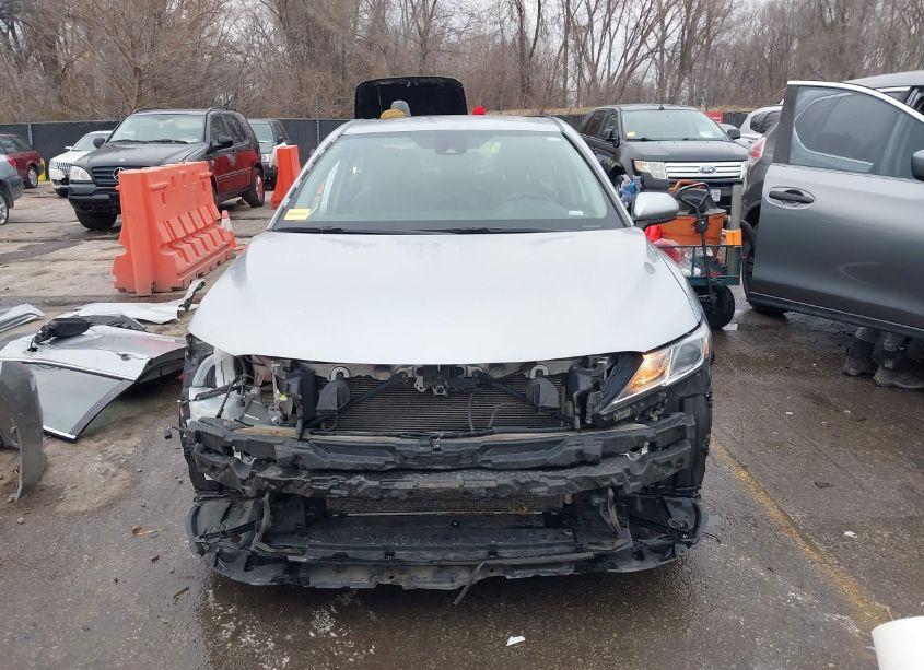 Photo 13 of 2020 Toyota Camry SE (VIN 4T1G11AKXLU306701)