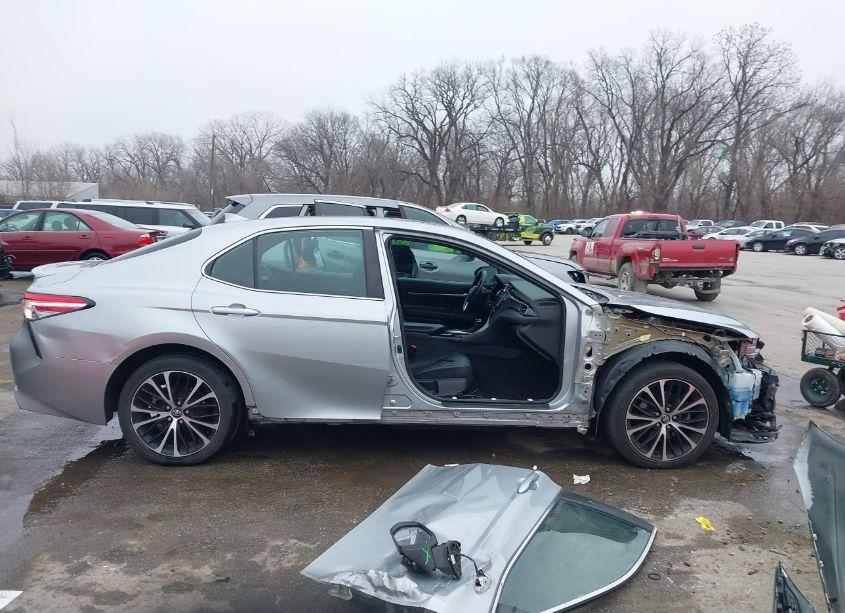 Photo 14 of 2020 Toyota Camry SE (VIN 4T1G11AKXLU306701)