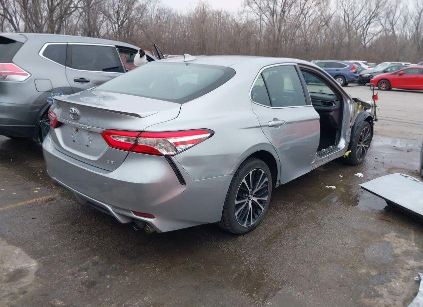 Photo 4 of 2020 Toyota Camry SE (VIN 4T1G11AKXLU306701)