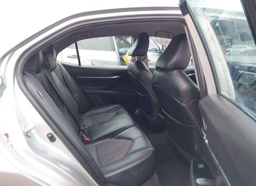 Photo 8 of 2020 Toyota Camry SE (VIN 4T1G11AKXLU306701)