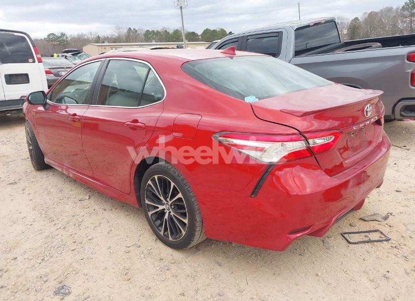 Photo 3 of 2020 Toyota Camry SE (VIN 4T1G11AKXLU319013)