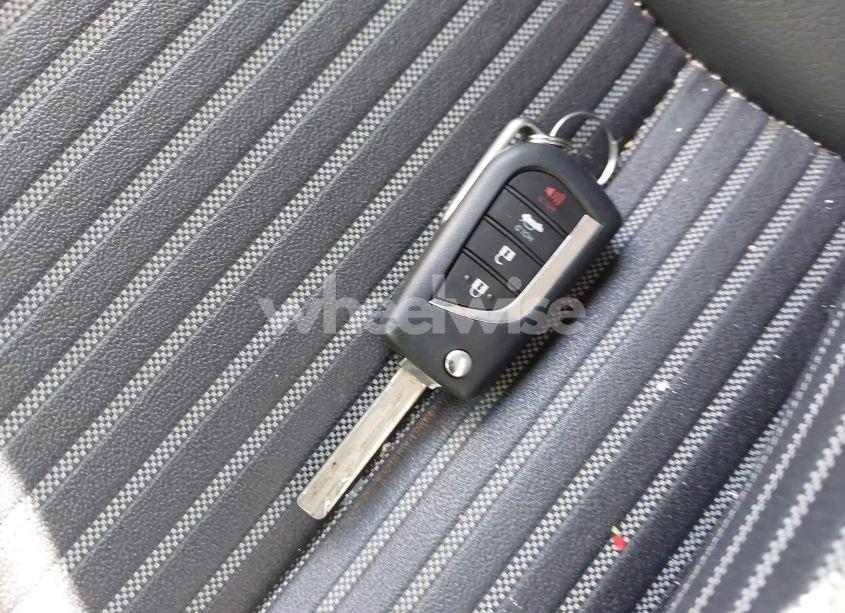 Photo 11 of 2020 Toyota Camry SE (VIN 4T1G11AKXLU344249)