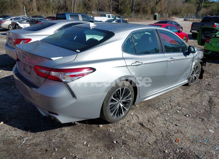 Photo 4 of 2020 Toyota Camry SE (VIN 4T1G11AKXLU344249)