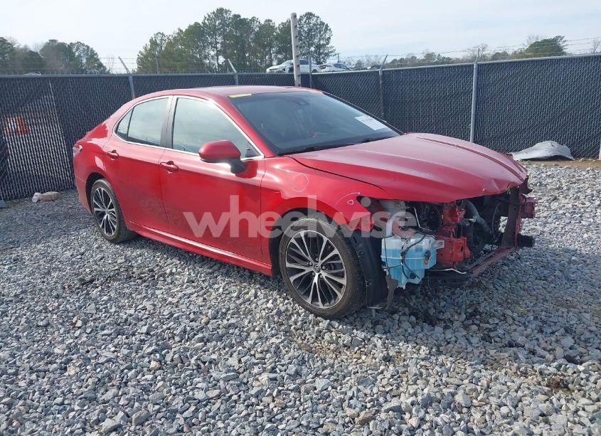 2020 Toyota Camry SE (VIN 4T1G11AKXLU355865) main photo