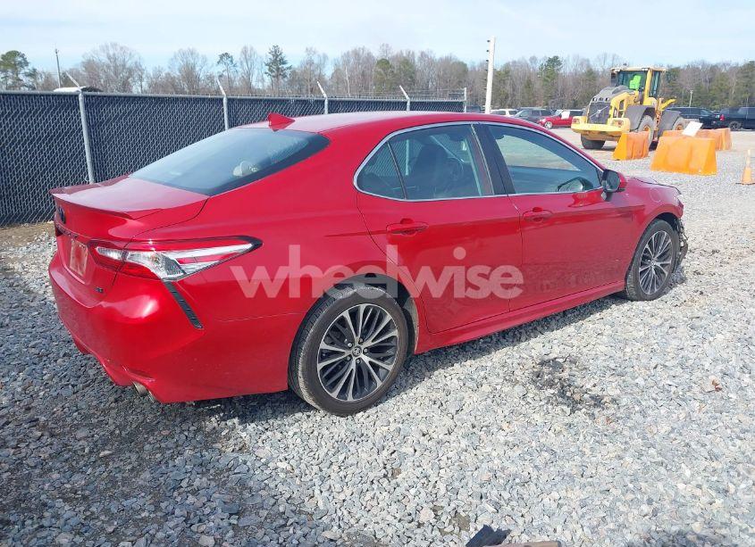Photo 4 of 2020 Toyota Camry SE (VIN 4T1G11AKXLU355865)