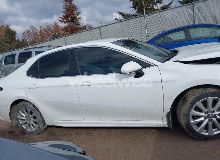 Photo 14 of 2020 Toyota Camry SE (VIN 4T1G11AKXLU362329)