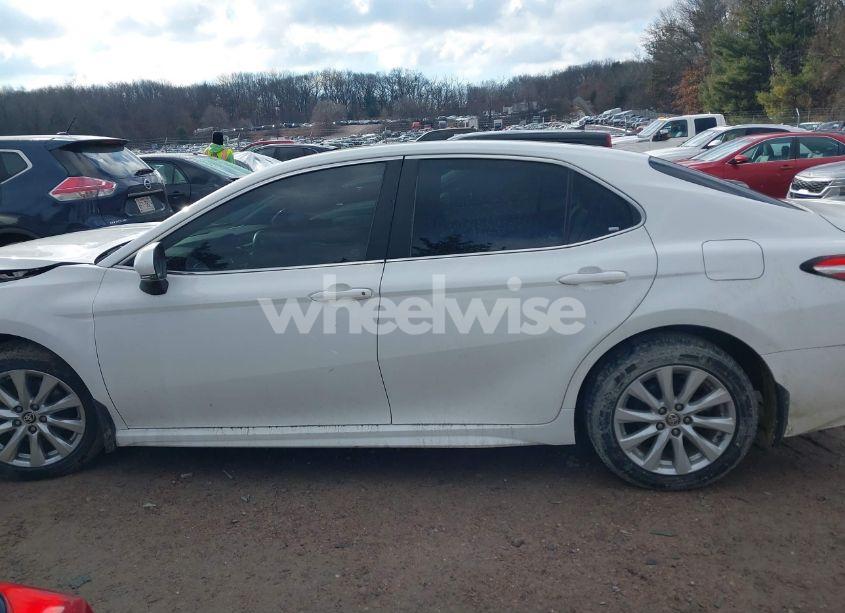 Photo 15 of 2020 Toyota Camry SE (VIN 4T1G11AKXLU362329)