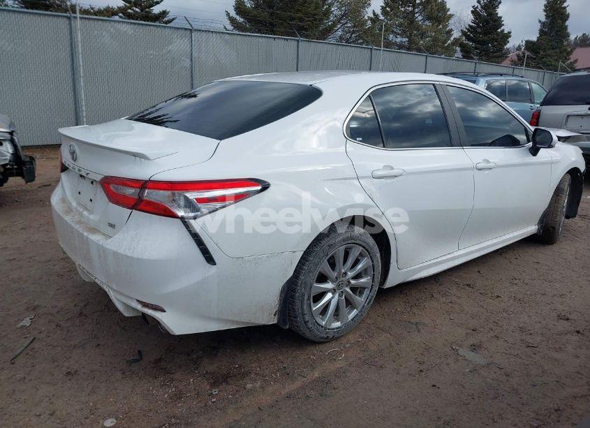 Photo 4 of 2020 Toyota Camry SE (VIN 4T1G11AKXLU362329)