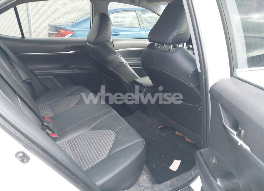 Photo 8 of 2020 Toyota Camry SE (VIN 4T1G11AKXLU362329)