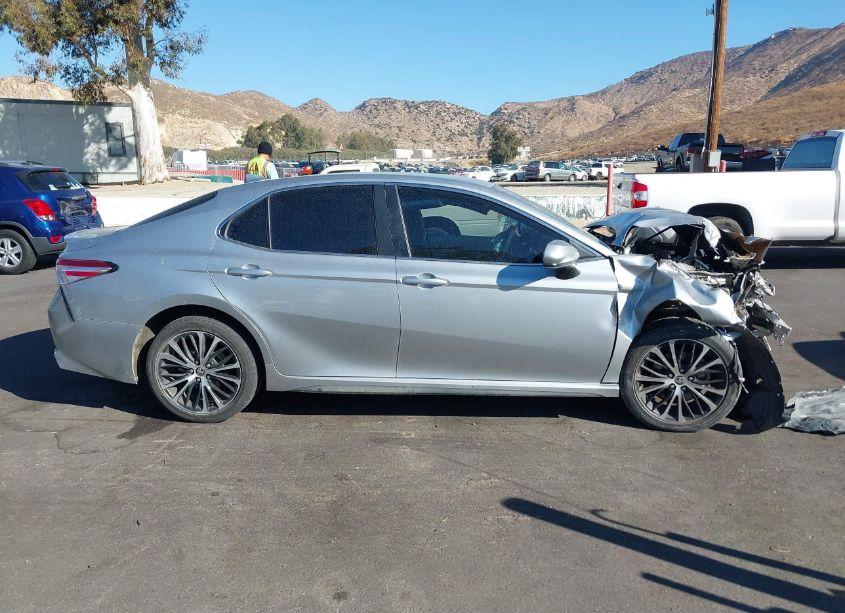 Photo 13 of 2020 Toyota Camry SE (VIN 4T1G11AKXLU365585)