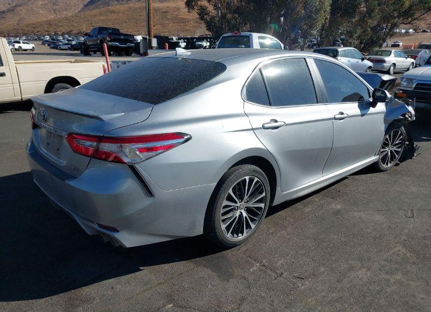Photo 4 of 2020 Toyota Camry SE (VIN 4T1G11AKXLU365585)