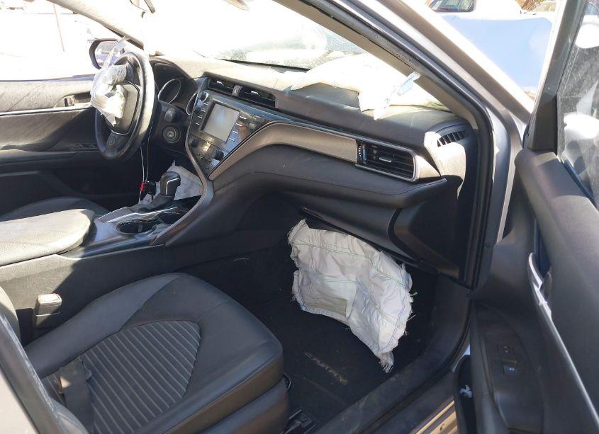 Photo 5 of 2020 Toyota Camry SE (VIN 4T1G11AKXLU365585)