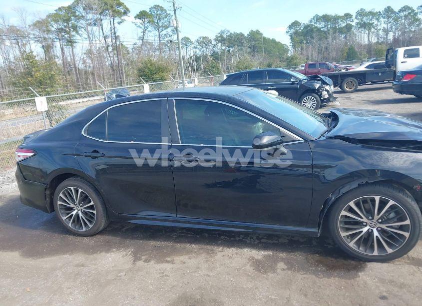 Photo 13 of 2020 Toyota Camry SE (VIN 4T1G11AKXLU368082)