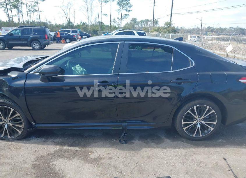 Photo 14 of 2020 Toyota Camry SE (VIN 4T1G11AKXLU368082)