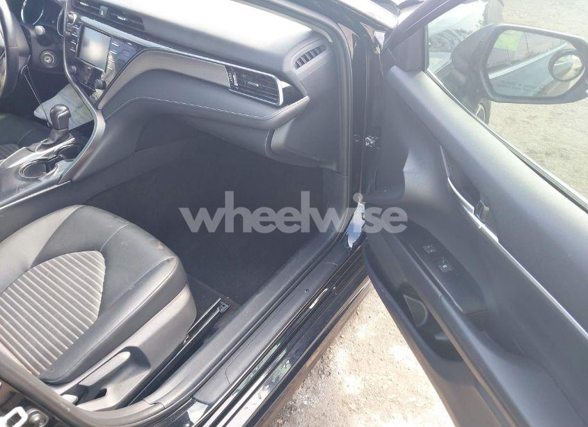 Photo 5 of 2020 Toyota Camry SE (VIN 4T1G11AKXLU368082)