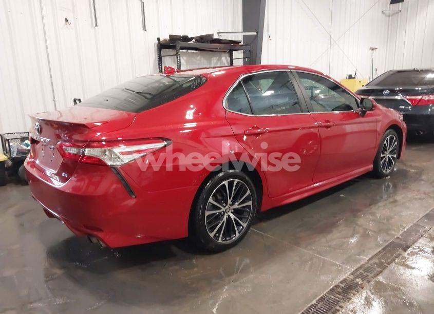 Photo 4 of 2020 Toyota Camry SE (VIN 4T1G11AKXLU378840)