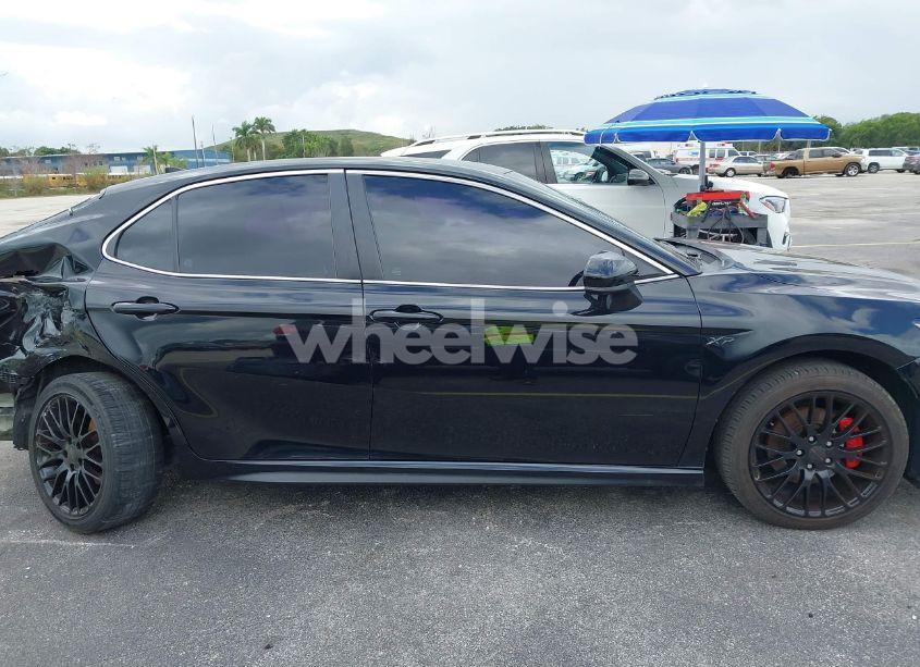 Photo 14 of 2020 Toyota Camry SE (VIN 4T1G11AKXLU383617)