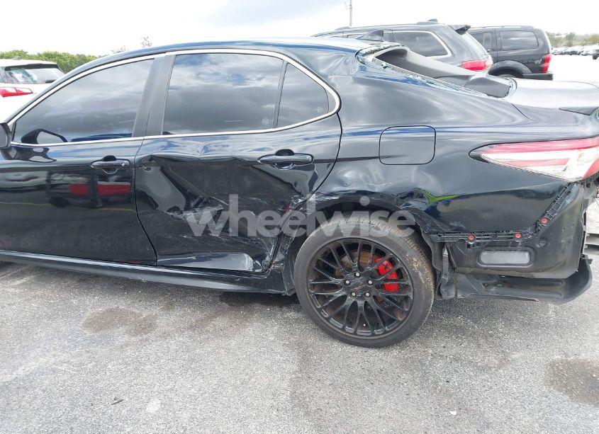 Photo 18 of 2020 Toyota Camry SE (VIN 4T1G11AKXLU383617)