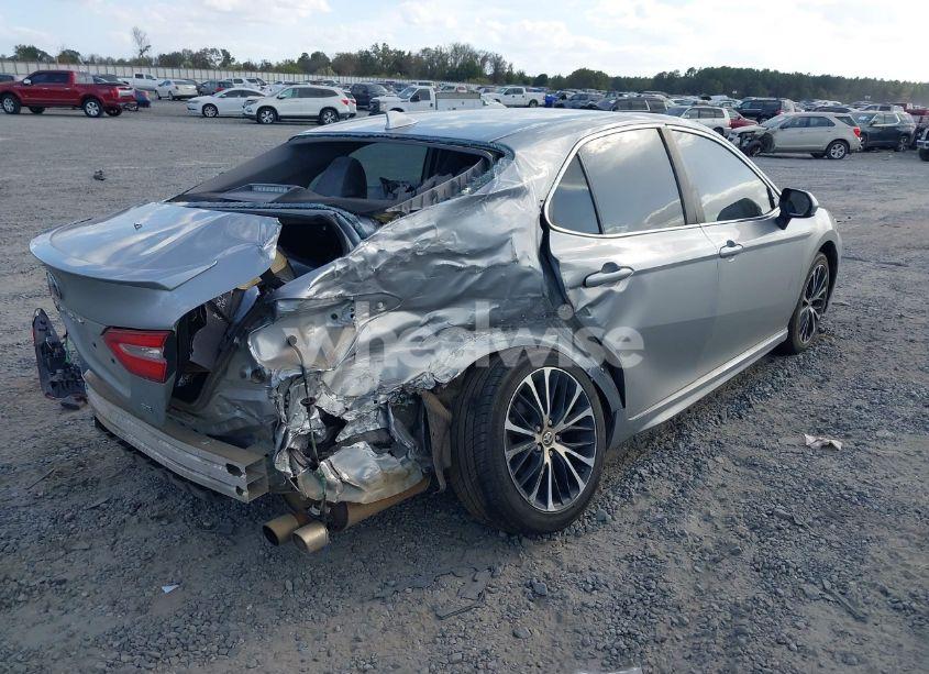 Photo 4 of 2020 Toyota Camry SE (VIN 4T1G11AKXLU392575)