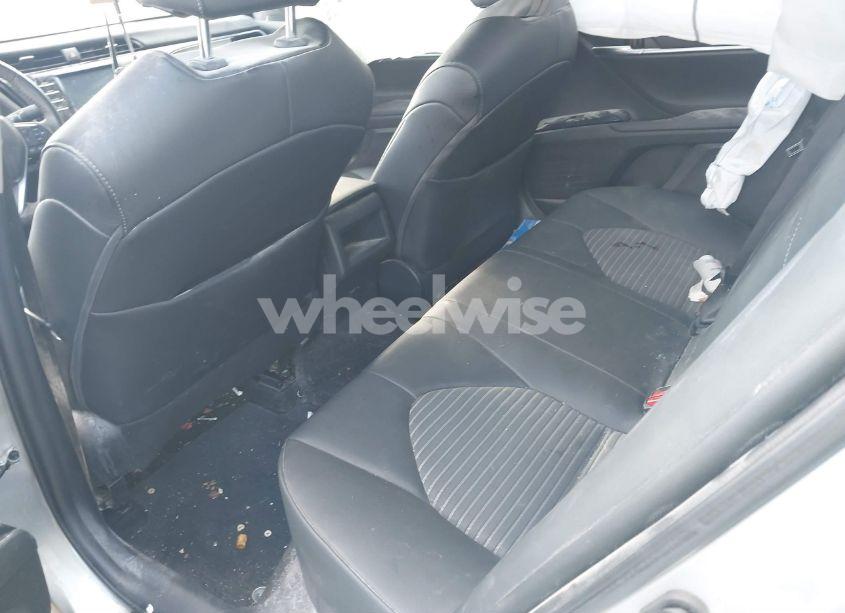 Photo 8 of 2020 Toyota Camry SE (VIN 4T1G11AKXLU392575)