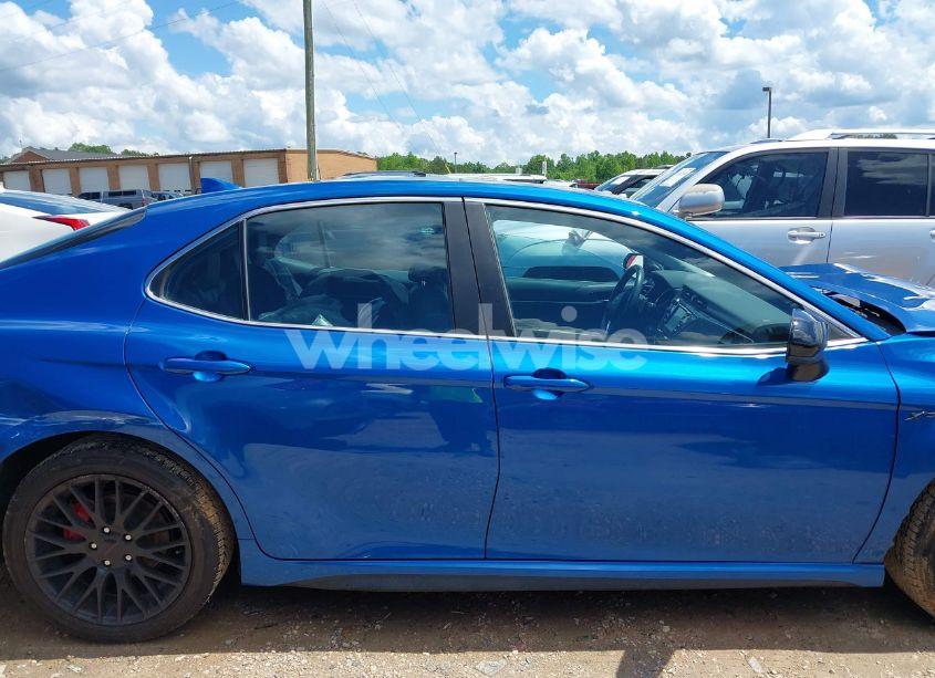 Photo 12 of 2020 Toyota Camry SE (VIN 4T1G11AKXLU394844)