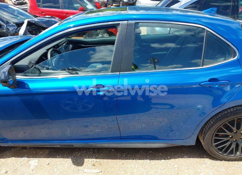 Photo 13 of 2020 Toyota Camry SE (VIN 4T1G11AKXLU394844)