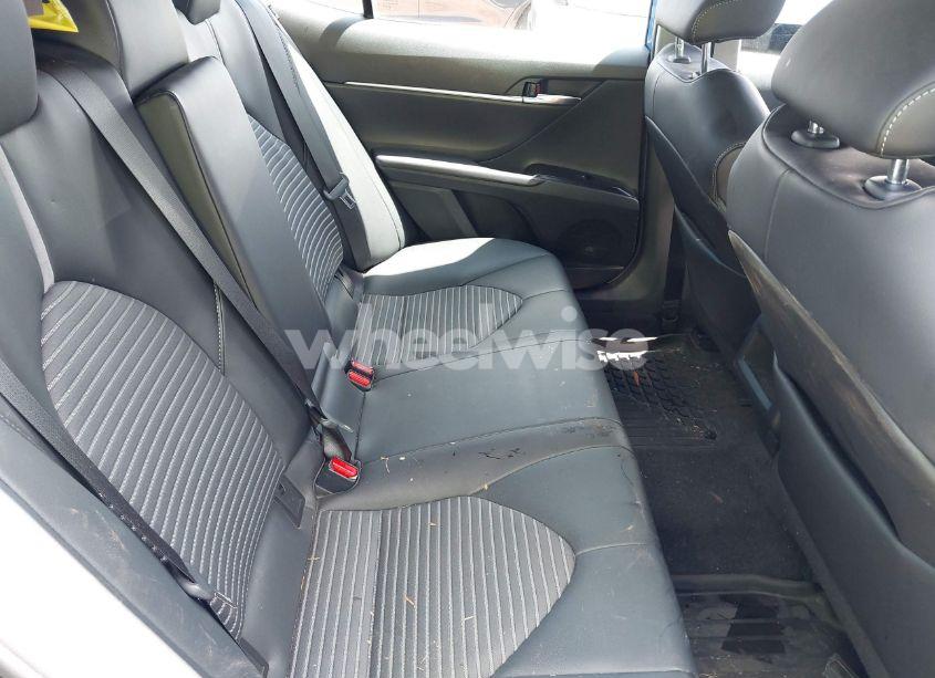 Photo 8 of 2020 Toyota Camry SE (VIN 4T1G11AKXLU394844)