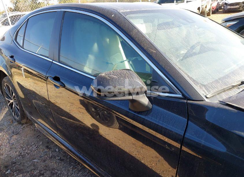 Photo 13 of 2020 Toyota Camry SE (VIN 4T1G11AKXLU503464)