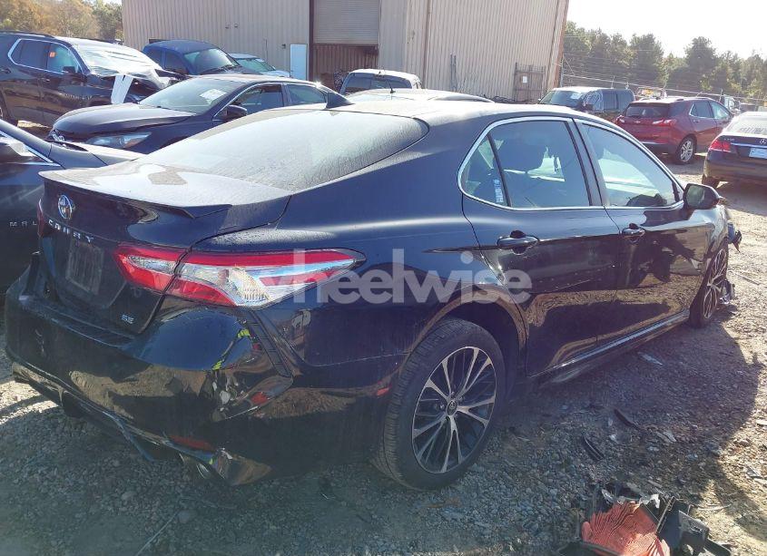 Photo 4 of 2020 Toyota Camry SE (VIN 4T1G11AKXLU503464)