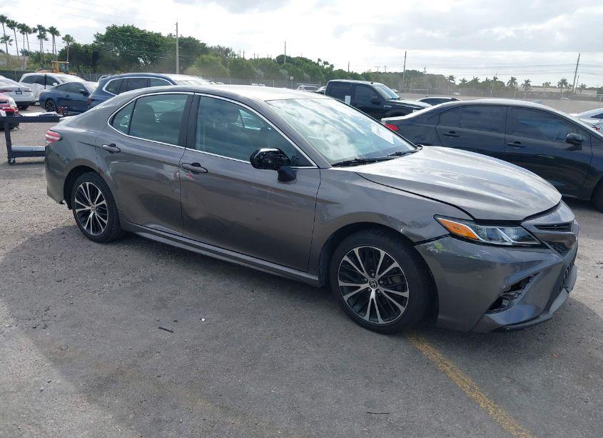 2020 Toyota Camry SE (VIN 4T1G11AKXLU505652) main photo