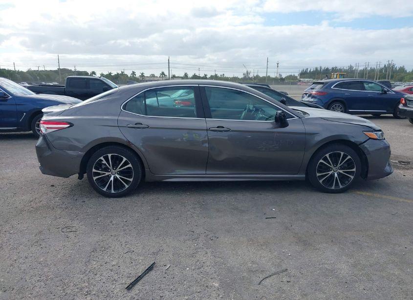 Photo 14 of 2020 Toyota Camry SE (VIN 4T1G11AKXLU505652)