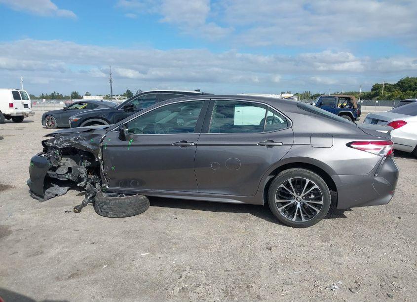 Photo 15 of 2020 Toyota Camry SE (VIN 4T1G11AKXLU505652)