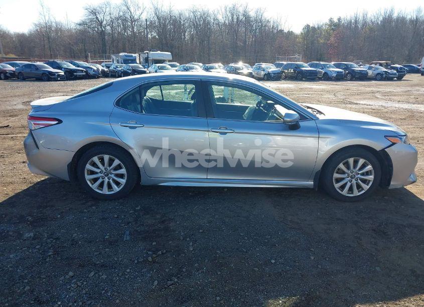 Photo 13 of 2020 Toyota Camry SE (VIN 4T1G11AKXLU861891)